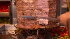 «Πόλεμος» Τουρκίας και Γερμανίας για το ντονέρ - «Δεν γίνεται να μας λένε οι Τούρκοι πώς θα το φτιάχνουμε»