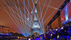 Ολυμπιακοί Αγώνες 2024: Το φαντασμαγορικό σόου, η φλόγα και η μοναδική Σελίν Ντιόν - 10 αξέχαστες στιγμές από την τελετή έναρξης 