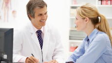 Παραμένει εκτός ελέγχου η συνταγογράφηση – Γιατί δεν βάζει κόφτες το Υπουργείο Υγείας