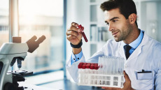 Νόσος Αλτσχάιμερ: To τεστ αίματος που κάνει διάγνωση με επιτυχία 90%