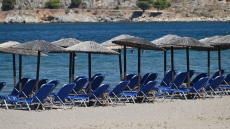 To Ελεγκτικό Συνέδριο «καρφώνει» δήμους και κτηματικές υπηρεσίες: Κάνουν ελέγχους στις παραλίες μόνο μετά από καταγγελίες, καθυστερούν με τα πρόστιμα