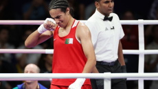 Ολυμπιακοί Αγώνες: Η Ιμάνι Κελίφ εξασφάλισε μετάλλιο στην πυγμαχία και ξέσπασε σε κλάματα - Δείτε βίντεο