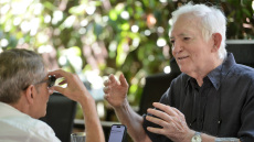 Γιώργος Καραμπελιάς στον Δανίκα: Το ΚΚΕ αντέχει στην παρακμή γιατί έχει τρεις θεούς