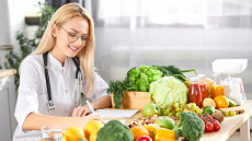 Keto, χορτοφαγική ή χαμηλών υδατανθράκων: Η ειδικός εξηγεί ποια δίαιτα είναι καλύτερη