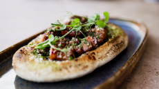 Oceano: Ένα εντυπωσιακό εστιατόριο που ενώνει γευστικά την Κρήτη με τη Σικελία