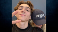 Ντουπλάντις: Στην Ελλάδα σήμερα για διακοπές με τη σύντροφό του