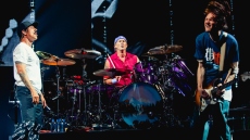 Παρίσι 2024: Red Hot Chili Peppers, Snoop Dogg και Billie Eilish στην τελετή λήξης των Ολυμπιακών Αγώνων