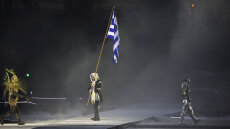 Ολυμπιακοί Αγώνες: Το Παρίσι έσωσε την παρτίδα με την τελετή λήξης με τη... βοήθεια της Ελλάδος -Δείτε βίντεο
