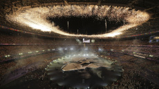 Ολυμπιακοί Αγώνες 2024: Έσβησε η Ολυμπιακή Φλόγα, το Παρίσι παρέδωσε την σκυτάλη στο Λος Άντζελες - Όλα όσα έγιναν στην τελετή λήξης