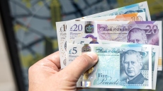 Βασιλιάς Κάρολος: 1,07 εκατ. ευρώ συγκέντρωσε δημοπρασία με χαρτονομίσματα που φέρουν τη μορφή του