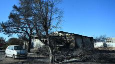 Φωτιά στην Αττική:  Θρήνος για τη γυναίκα που βρέθηκε απανθρακωμένη σε βιοτεχνία που κάηκε στο Πάτημα Χαλανδρίου