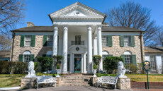 Ενορχηστρωμένο σχέδιο αρπαγής της Γκρέισλαντ του Έλβις Πρίσλεϊ - 53χρονη πλαστογράφησε την υπογραφή της κόρης του