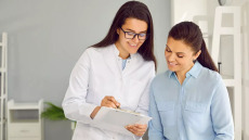 Αυξάνονται τα ιδιωτικά συμβόλαια υγείας: Οι λόγοι που συμφέρουν