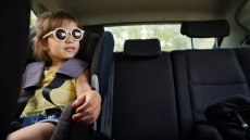 Μετακινήσεις με αυτοκίνητο: Με το βλέμμα στην ασφάλεια του παιδιού