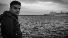 Τραγωδία στην Άνδρο: Νεκρός 22χρονος όταν η «γουρούνα» που επέβαινε μαζί με τον πατέρα του έπεσε σε γκρεμό 