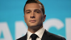 Συνελήφθη 74χρονος που έσπασε στο κεφάλι του Μπαρντελά ένα αυγό