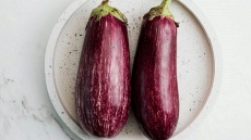 Μελιτζάνα: Από πού μας ήρθε και ποια τα μυστικά της