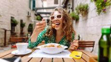 Αγχολυτικό μενού: Οι διατροφικές επιλογές που διώχνουν το στρες και απογειώνουν τη διάθεση