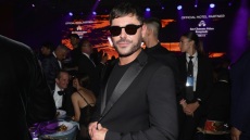 Ζακ Έφρον: Η πρώτη δημόσια εμφάνισή του μετά το σοβαρό ατύχημα σε πισίνα