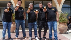 Φρέσκος κερκυραϊκός ζύθος ετών 18 από μία οικογένεια με ιστορία