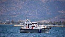 Το Λιμενικό συνέλαβε διακινητή μεταναστών μετά από καταδίωξη κοντά στις Οινούσσες