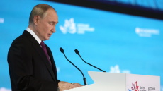 Πούτιν: Ιερό καθήκον να πετάξουμε τους Ουκρανούς έξω από το Κουρσκ