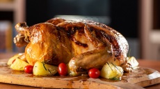Η νο1 συμβουλή του The Bear για ψητό κοτόπουλο «για αστέρι Michelin»