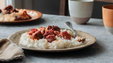 Τας κεμπάπ με αρνάκι και πιλάφι