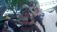 ΗΠΑ: «Όταν σου λέμε να κάνεις κάτι, θα το κάνεις» - Επεισοδιακή σύλληψη παίχτη του NFL μετά από αστυνομικό έλεγχο