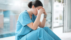 «Δεν μας αρκεί το χειροκρότημα» – Αφανείς οι νοσηλευτές στις εξαγγελίες της ΔΕΘ