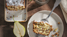 Κέικ με σοκολάτα και αχλάδια