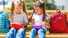 Γονείς: Ετοιμάστε υγιεινά σνακ για το σχολείο – Η διαιτολόγος συμβουλεύει