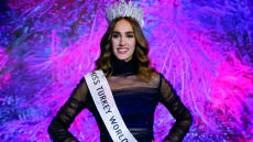 Σκληρές κριτικές για τη Μις Τουρκία μετά τη στέψη της - «Είναι αυτή ομορφιά;... είναι σαν άνδρας»