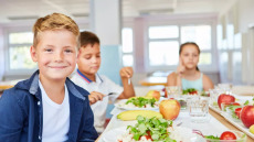 Εάν το παιδί φεύγει για το σχολείο χωρίς να πιει ούτε γάλα, δείτε τι να κάνετε για να αλλάξει η κατάσταση