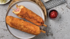 Corndog πατάτας με sauce μουστάρδας