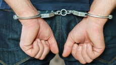 Συνελήφθη 38χρονος καταζητούμενος για τουλάχιστον 6 παράνομες υιοθεσίες