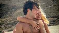 Ελένη Μενεγάκη: Ο γιος μου με κάνει ευτυχισμένη και περήφανη κάθε μέρα, γράφει σε φωτογραφία τους 