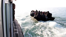 Επαναπροώθηση μεταναστών στη Λιβύη: ΜΚΟ ζητεί έρευνα από το Δικαστήριο της Χάγης σε βάρος υπουργού της Ιταλίας 