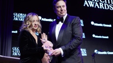 Έλον Μασκ - Τζόρτζια Μελόνι: Το παρασκήνιο του love is in the air ανάμεσα τους στο Atlantic Council