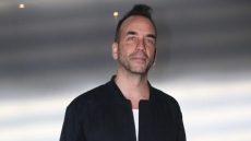 Πάνος Μουζουράκης: Στο δικαστήριο για να καταθέσει υπέρ του πατέρα Αντωνίου – Η καρδιά μου δεν έχει καμία αμφιβολία, είπε