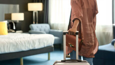 ΕΞΑΑΑ: Πτώση πληρότητας στο 83,3% τον Ιούλιο στα ξενοδοχεία της Αθήνας – Θετικά πρόσημα στο 7μηνο