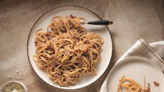 Χωριάτικες μακαρονάδες: Τα παραδοσιακά ελληνικά ζυμαρικά σε κλασικές συνταγές με σύγχρονες πινελιές