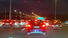 Προβλήματα στην Αττική Οδό μετά από τροχαίο στο ρεύμα προς Ελευσίνα, που υπάρχουν κλειστές λωρίδες
