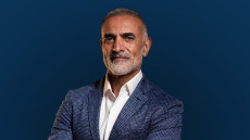 Τιμ Γκρόβερ: Ο άνθρωπος πίσω από την επιτυχία του Μάικλ Τζόρνταν και άλλων μεγάλων ονομάτων έρχεται στην Αθήνα