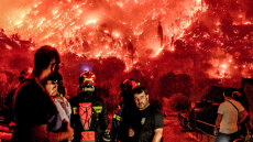 Φωτιά στο Ξυλόκαστρο: Οι δύο αγνοούμενοι οι νεκροί που εντοπίστηκαν - Σε διάσπαρτες εστίες η μάχη των πυροσβεστών