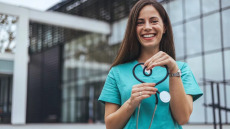 Kαρκίνος του αίματος: Οι σύγχρονες θεραπείες που παρατείνουν το προσδόκιμο ζωής των ασθενών