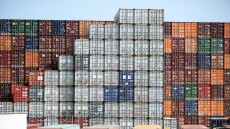 Yale: Οι δασμοί Τραμπ σε Καναδά, Μεξικό και Κίνα θα στοιχίσουν $1.200 σε κάθε αμερικανικό νοικοκυριό