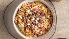 Τραχανάς με τσιγαρίδες