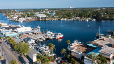 Τυφώνας Μίλτον: Το Τάρπον Σπρινγκς πάνω στο «φονικό μονοπάτι» - Η πόλη με το ελληνικό χρώμα από τους σφουγγαράδες