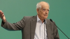 Απόστολος Κακλαμάνης για Τσάφο: Είναι το λιγότερο άκομψο να παραμένει για δεύτερη μέρα υφυπουργός Ενέργειας